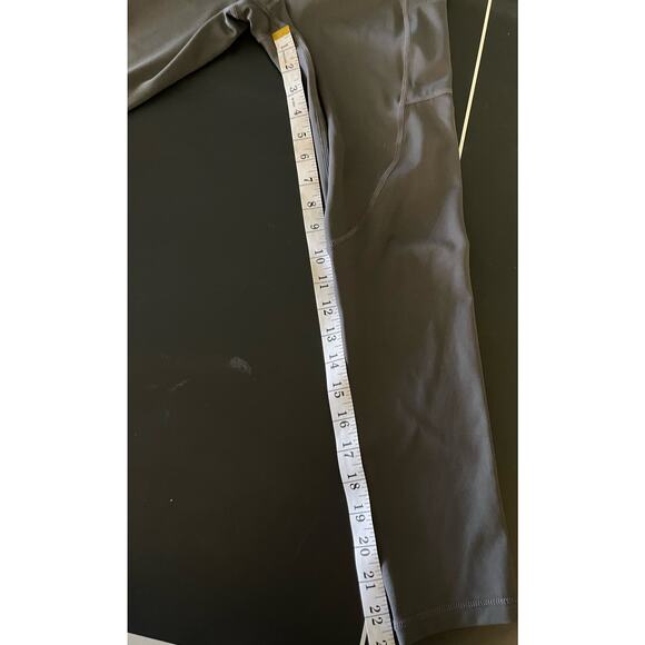Zyia Women's grey leggings with pockets, size small Hi-Rise athleisure yoga - Picture 7 of 7